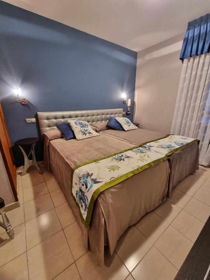 Hostal Sainz Riaño Esterno foto