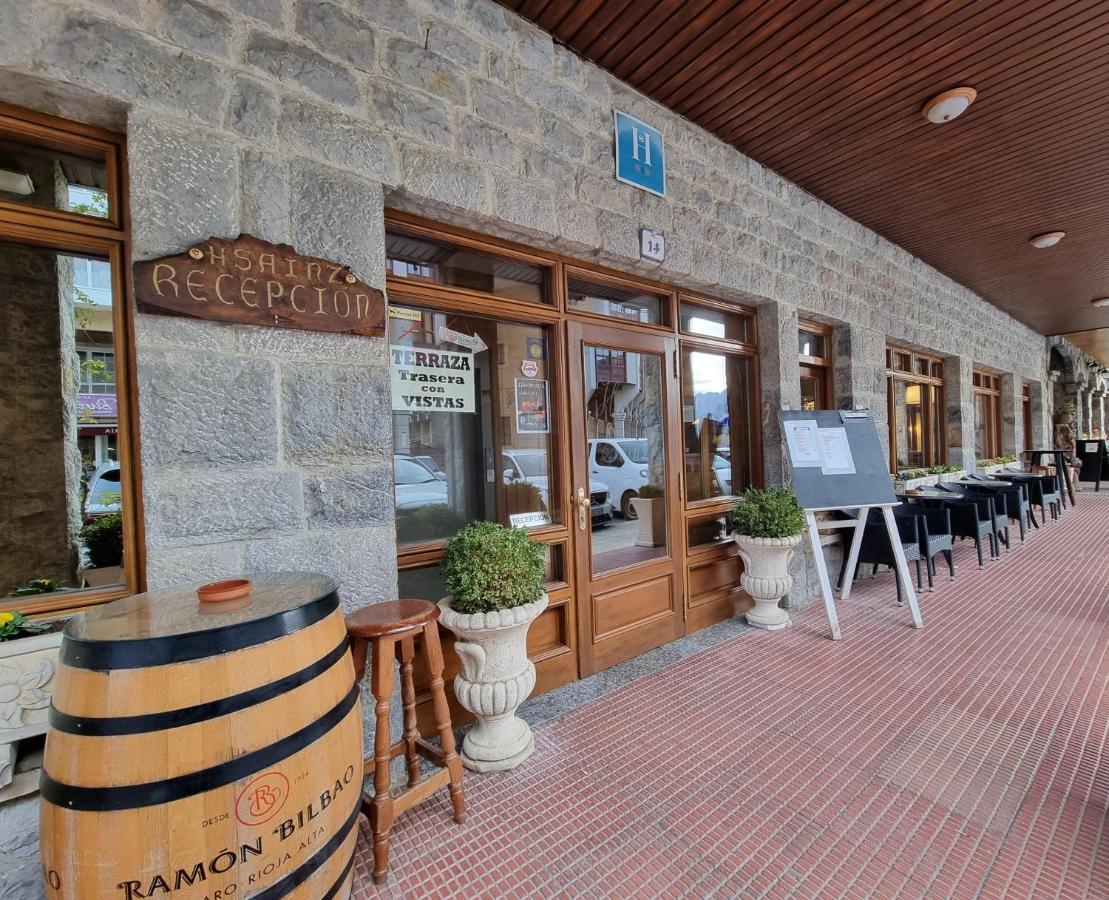 Hostal Sainz Riaño Esterno foto