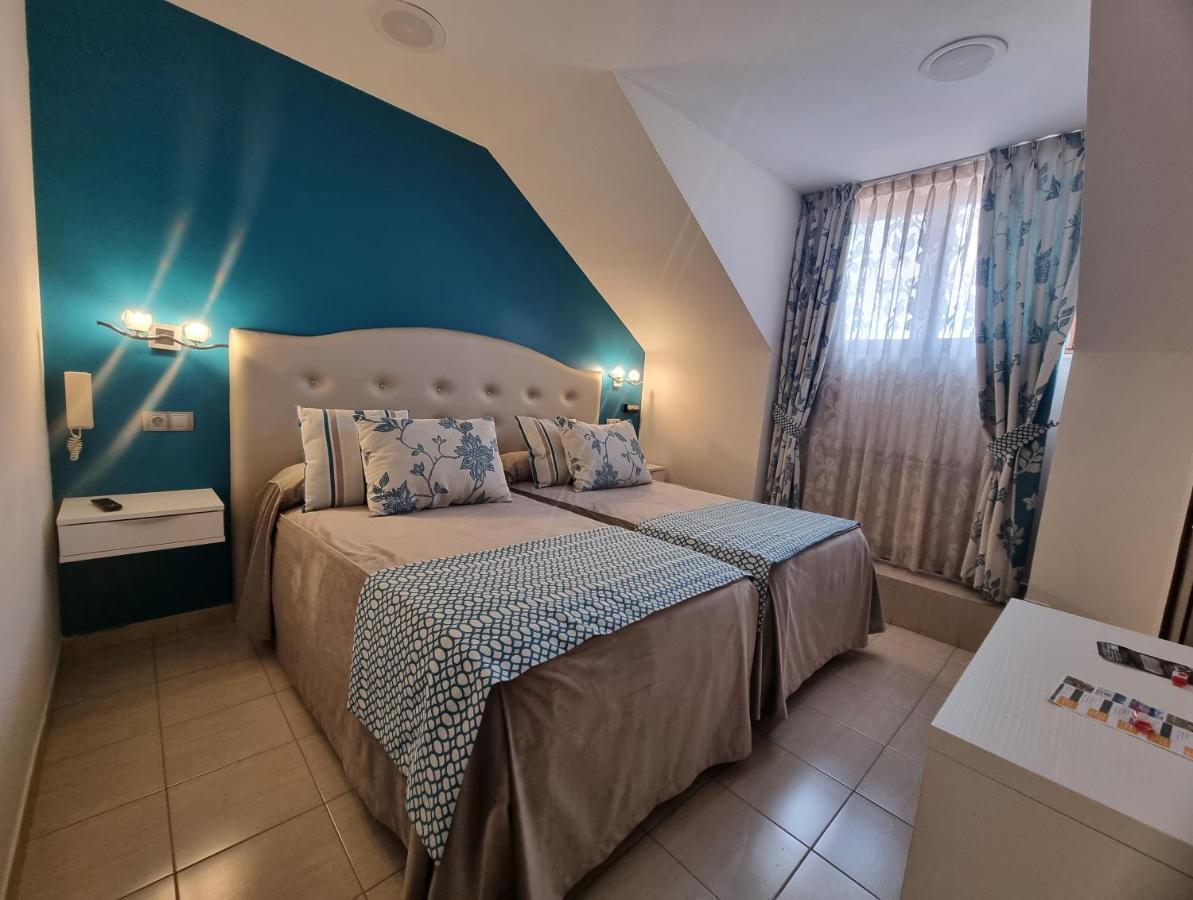 Hostal Sainz Riaño Esterno foto