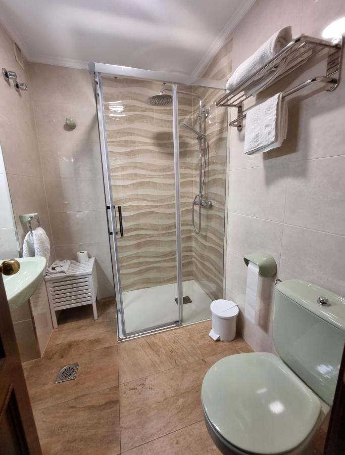 Hostal Sainz Riaño Esterno foto