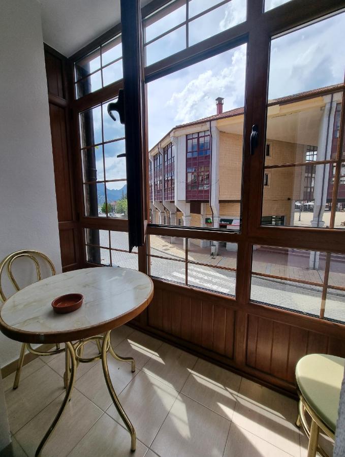 Hostal Sainz Riaño Esterno foto