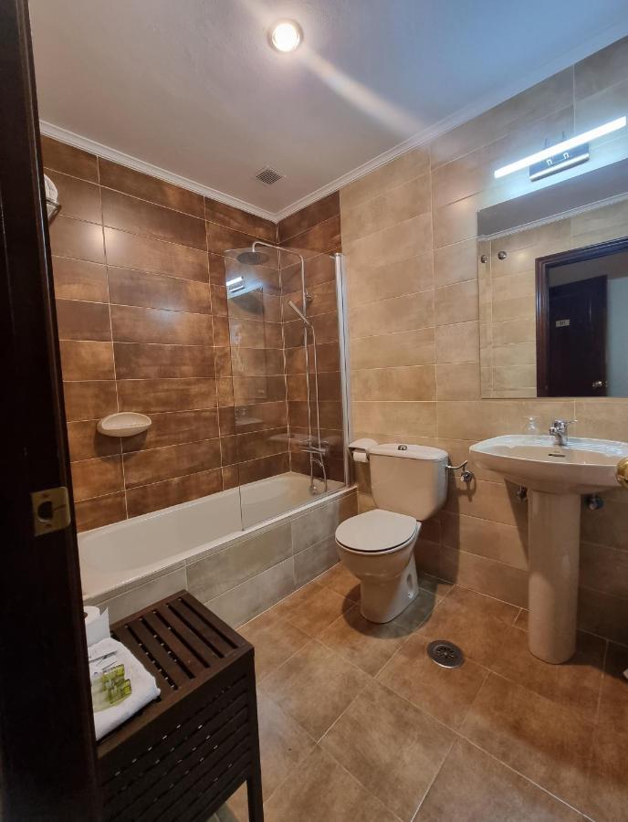 Hostal Sainz Riaño Esterno foto