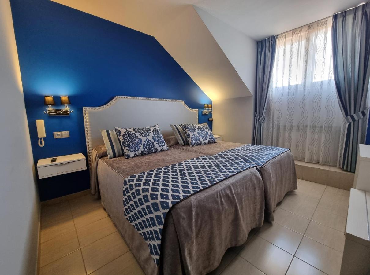 Hostal Sainz Riaño Esterno foto