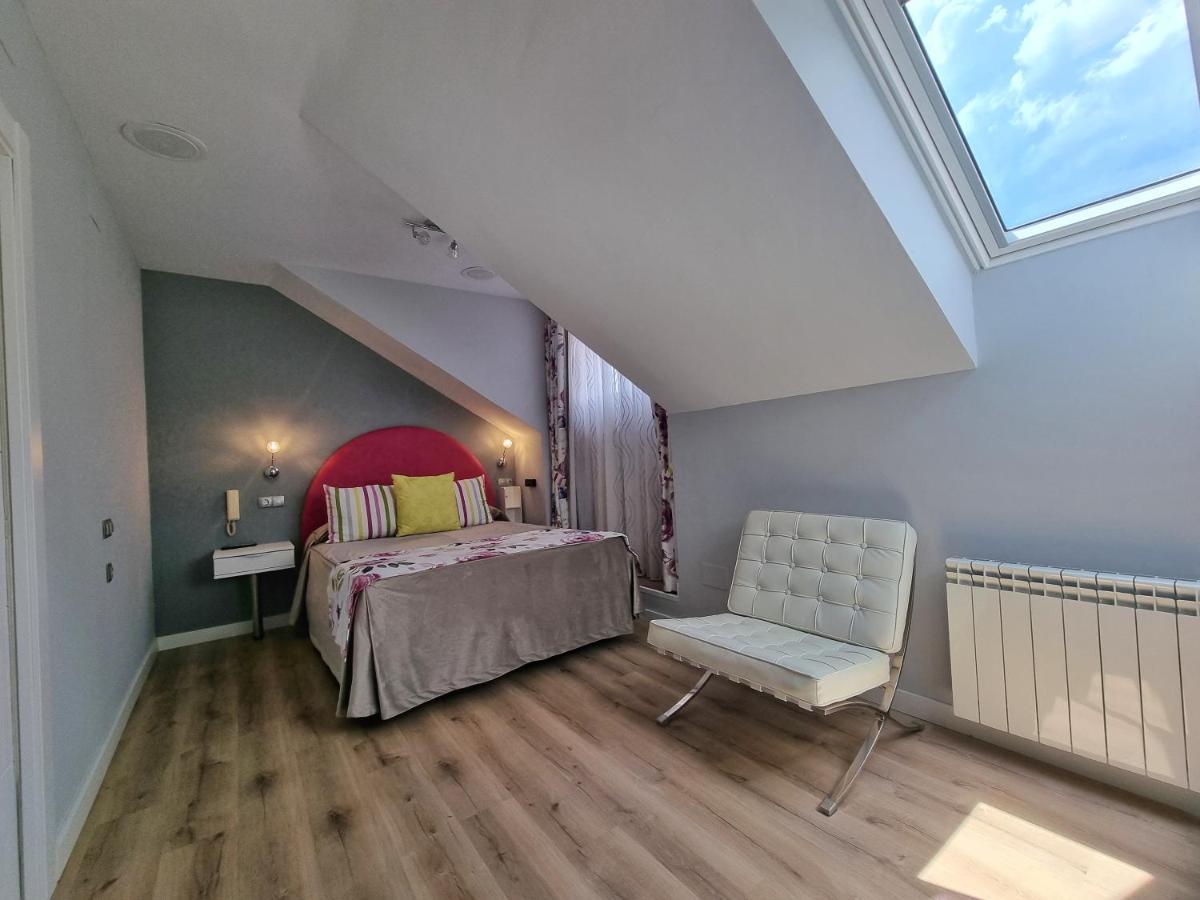 Hostal Sainz Riaño Esterno foto