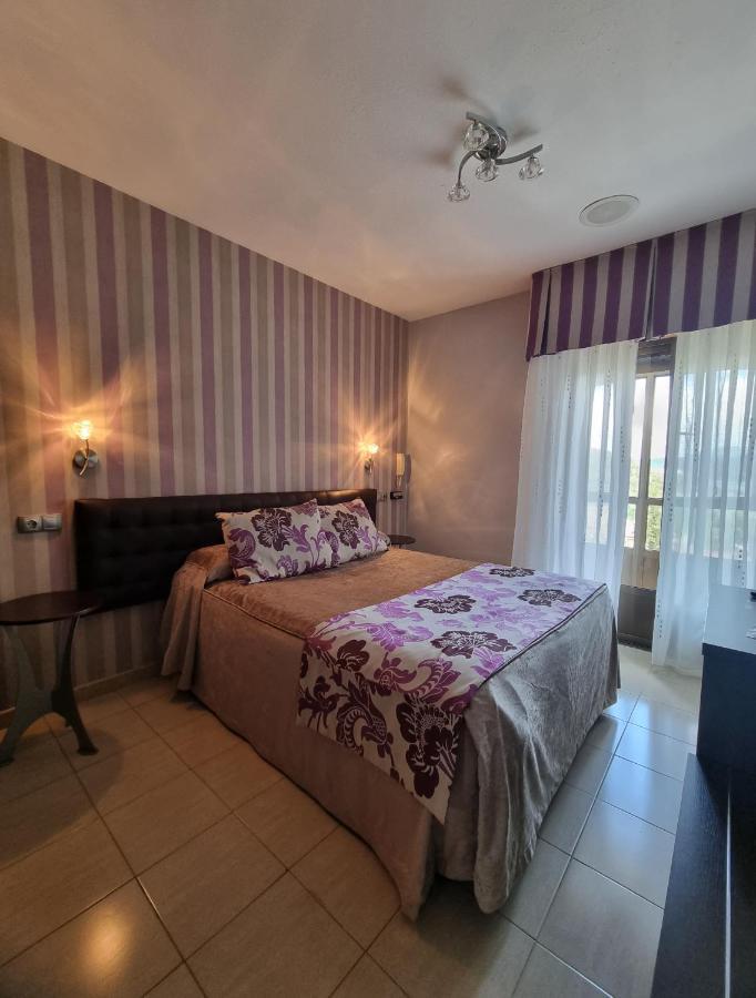 Hostal Sainz Riaño Esterno foto